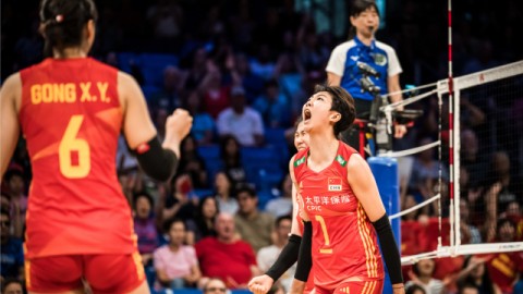 关于您提到的“巴西vs中国7-1女排视频”，经过多方搜索核查，目前未找到2026年中国女排与巴西女排的比赛打出7-1大比分的官方记录。