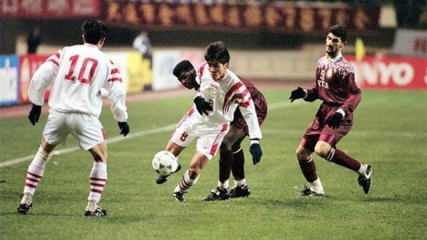 邵佳一国足首败：开场9分钟连丢2球，0-2负喀麦隆