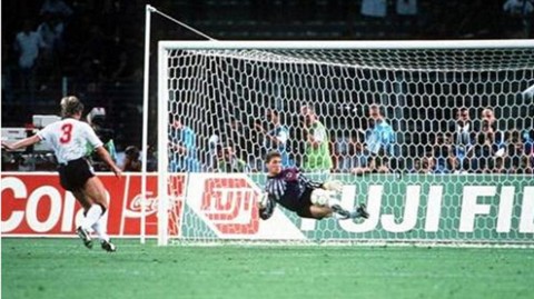 德国vs英格兰点球大战：三狮军团4-2破咒复仇，十二码前逆转宿命