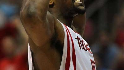 08-09火箭王者归来！姚明28+10客场掀翻湖人