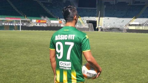 太阳球队球员那时间2026：王朝崩塌后的青春阵痛，布克顶薪续约能否一人一城？