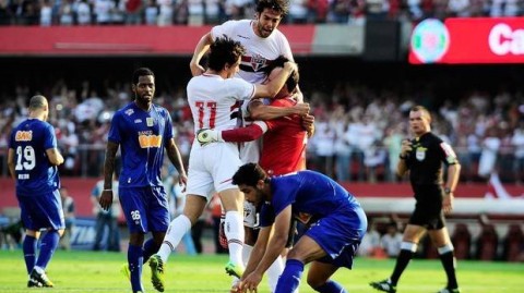 圣保罗4-1克鲁塞罗：费雷拉帽子戏法送新帅首秀开门黑