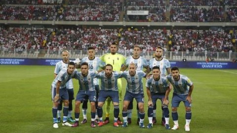 以下是为你定制的2014年世预赛阿根廷vs巴拉圭的复盘文章。