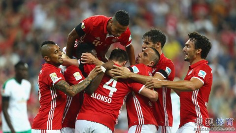 拉菲尼亚戴帽弑旧主 巴萨4-1复仇拜仁终结六连败