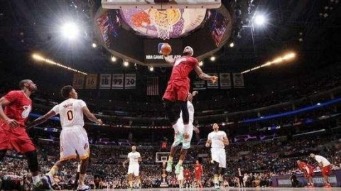 洛杉矶湖人 vs 迈阿密热火：雷迪克圣诞首秀狂胜