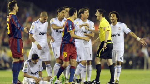 2017国家德比：梅西补时绝杀10人皇马改写西甲争冠格局