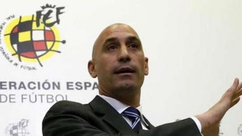 巴萨5-2塞维利亚：拉菲尼亚戴帽，坎塞洛两造点+处子球